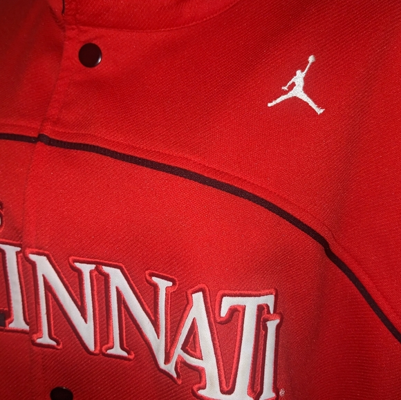 Cincinnati Bearcats Basketball Button-up Jersey for Warm-ups, *Authentic* - Picture 3 of 5